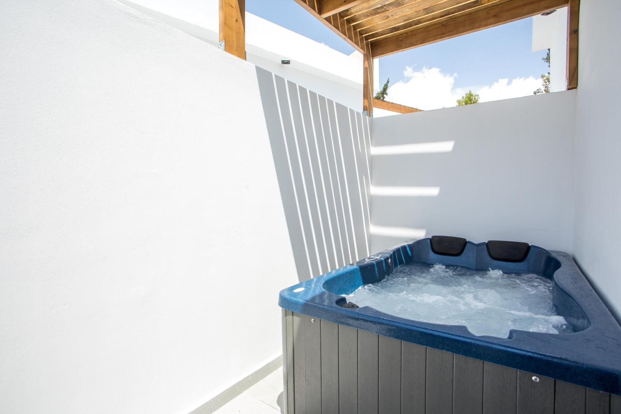 Calma Luxury & Aparthotel Faliraki