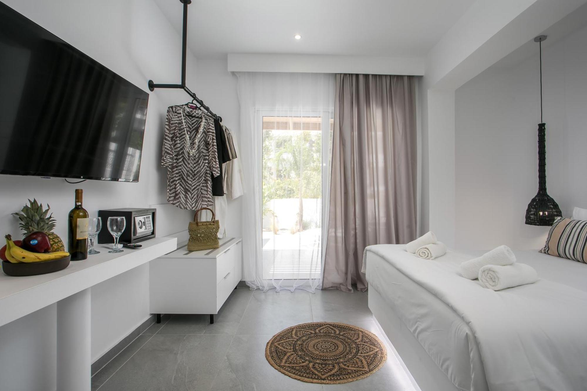Calma Luxury & Faliraki